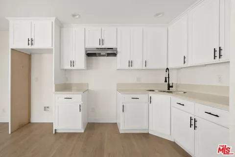 $1,650,000 | 8920 Cadillac Avenue, Los Angeles, CA 90034