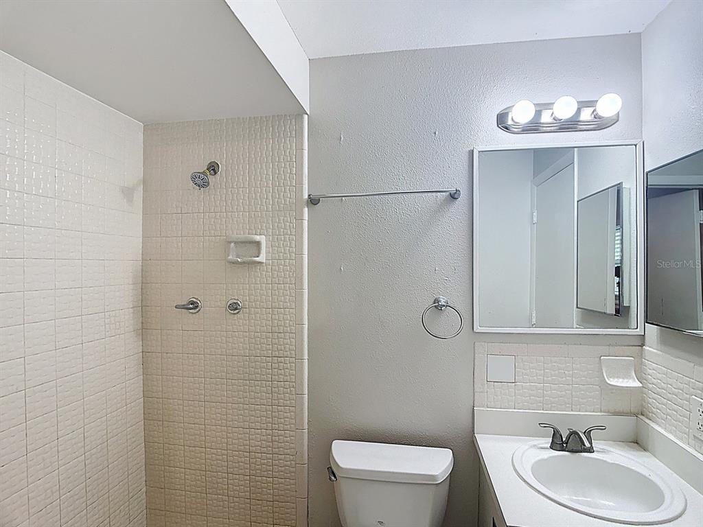11320 Currie Lane Largo, FL 33774 - Photo 24 of 33