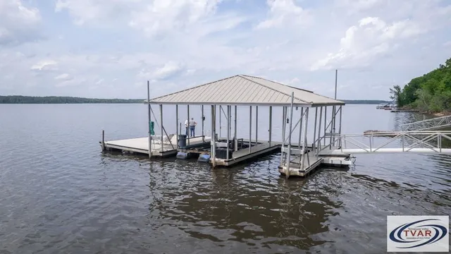 $675,000 | 495 Shore Drive, Big Sandy, TN 38221