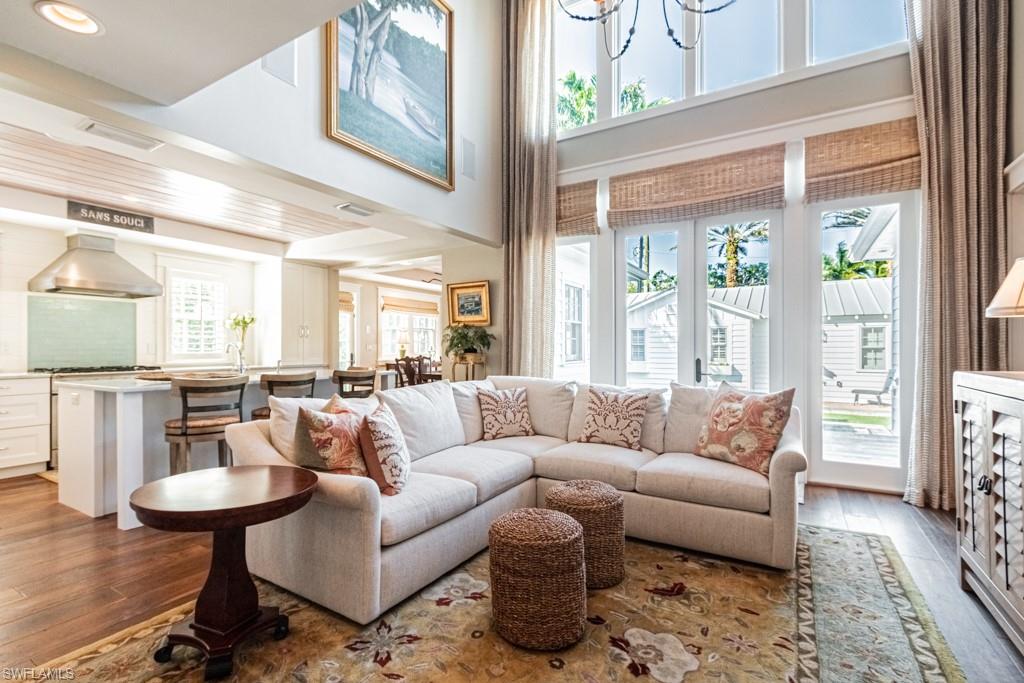 287 11th Avenue South Naples, FL 34102 - Photo 5 of 35