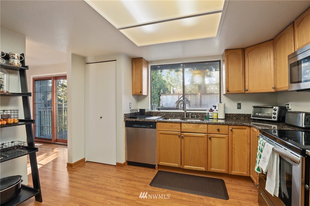 15525 Southeast 178th Place Renton, WA 98058 - Photo 11 of 31 Gallery Image 11