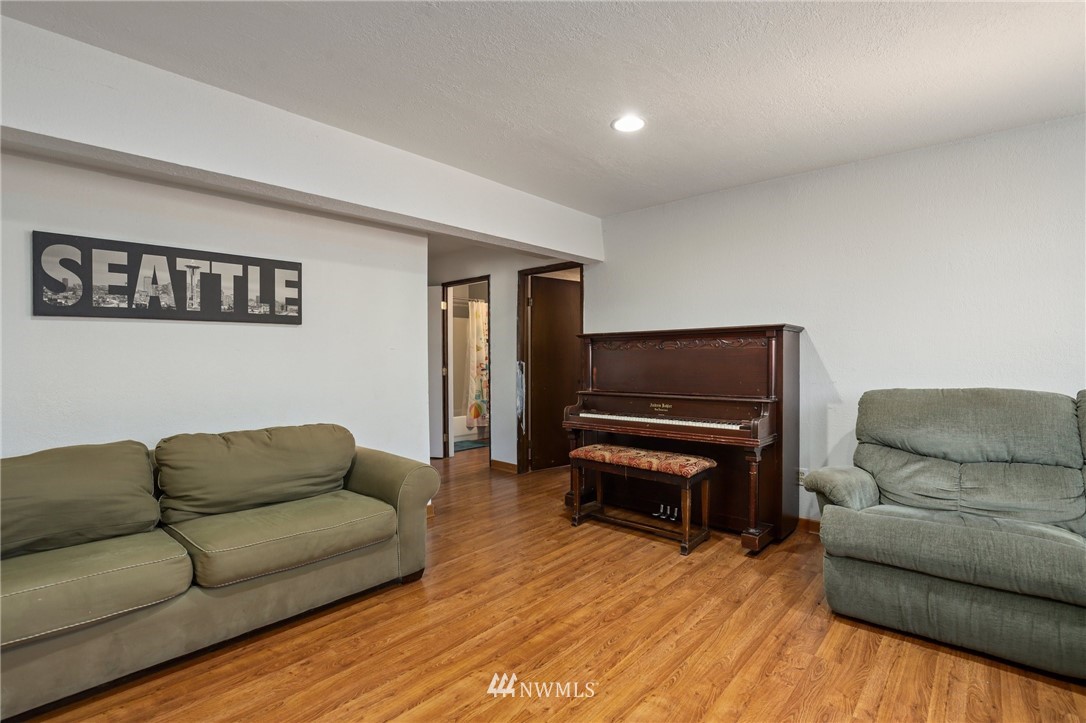 15525 Southeast 178th Place Renton, WA 98058 - Photo 22 of 31 Gallery Image 22