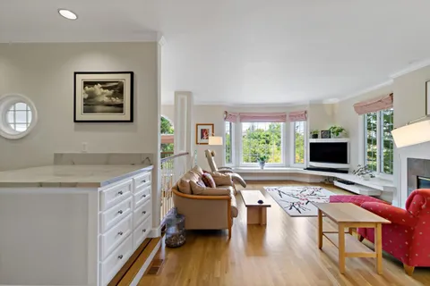 $2,890,000 | 616 Lakeview Way, Redwood City, CA 94062