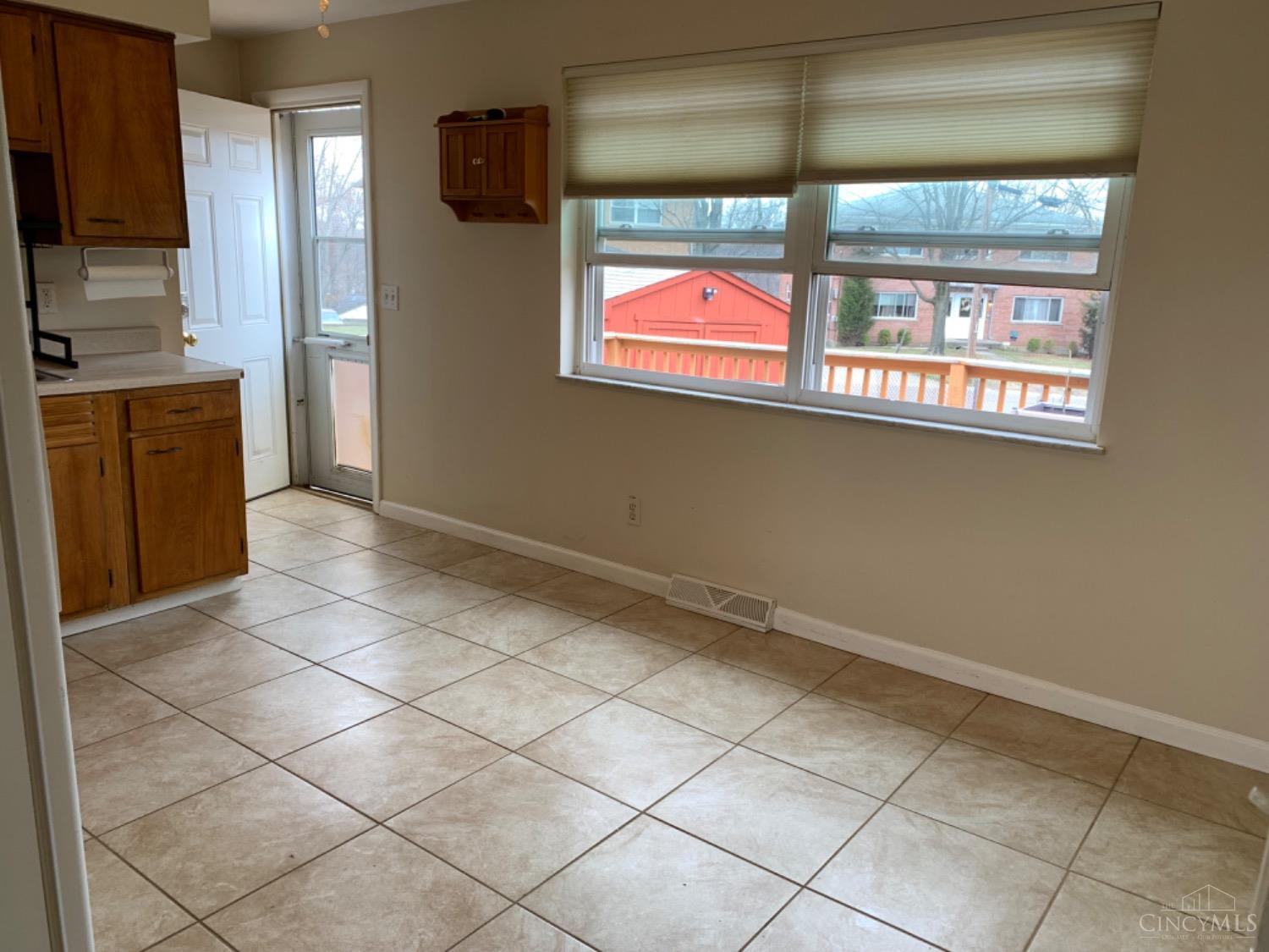 3354 Blue Rock Road Cincinnati, OH 45239 - Photo 8 of 23 Gallery Image 8