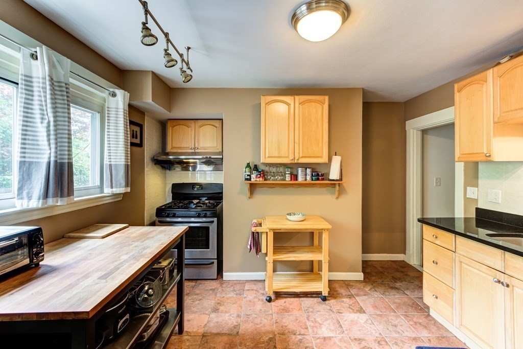 11 Edgewood Road Newton, MA 02465 - Photo 6 of 23