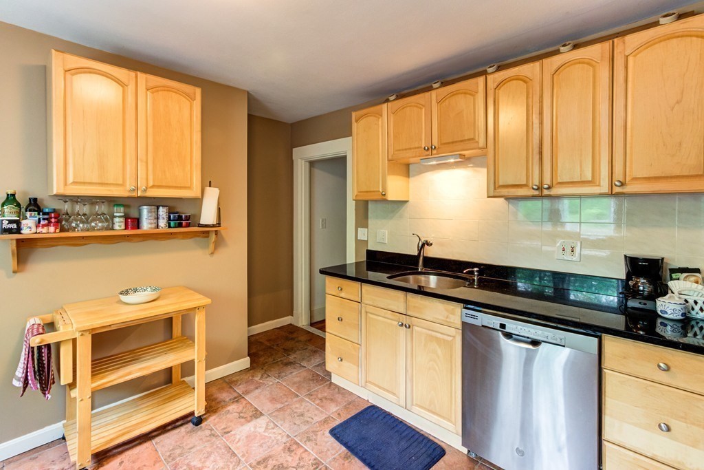 11 Edgewood Road Newton, MA 02465 - Photo 8 of 23