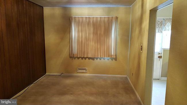 7931 Charlesmont Road Baltimore, MD 21222 - Photo 5 of 12 Dining Room