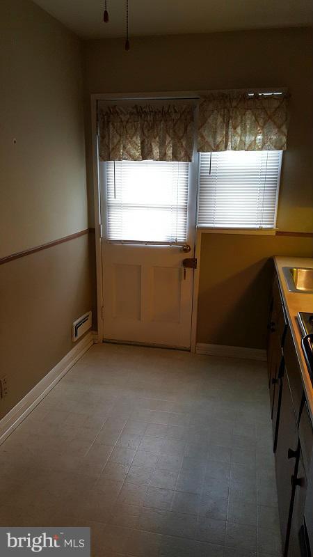 7931 Charlesmont Road Baltimore, MD 21222 - Photo 7 of 12 Kitchen