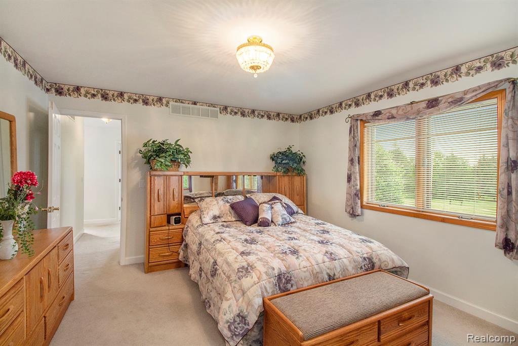 6443 Baldwin Road Swartz Creek, MI 48473 - Photo 9 of 27 Gallery Image 9