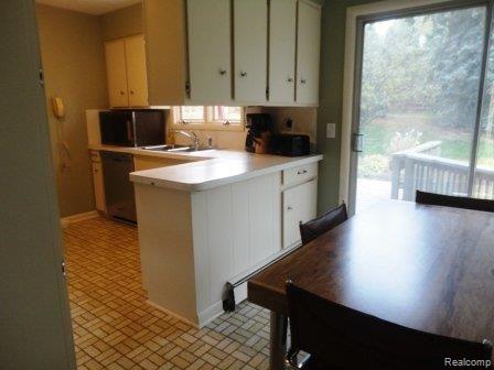 6058 Ronnoco Road Rochester, MI 48306 - Photo 5 of 13 Kitchen