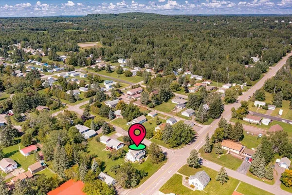 $279,900 | 1502 8th Avenue, Two Harbors, MN 55616