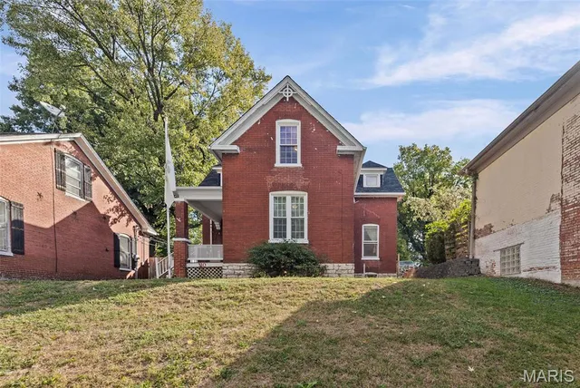 $139,000 | 310 South Church Street, Belleville, IL 62220