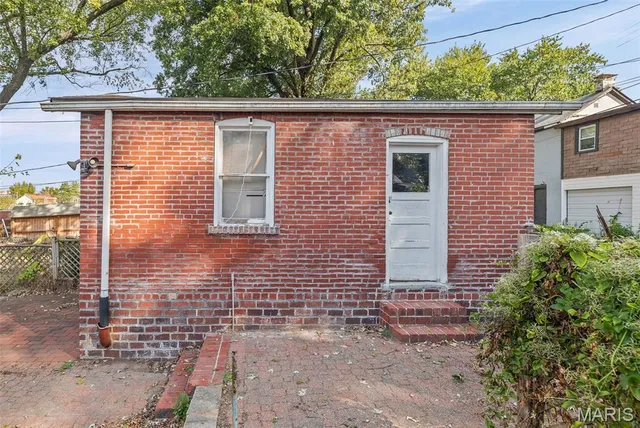 $139,000 | 310 South Church Street, Belleville, IL 62220