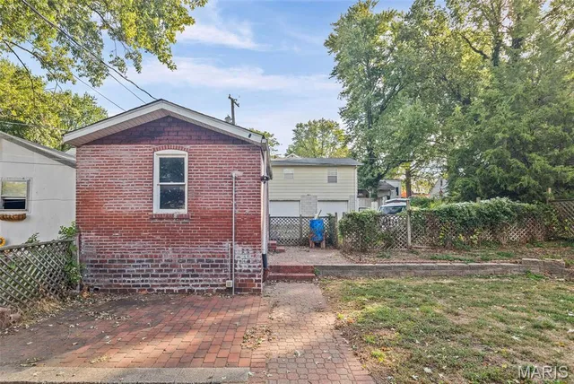 $139,000 | 310 South Church Street, Belleville, IL 62220