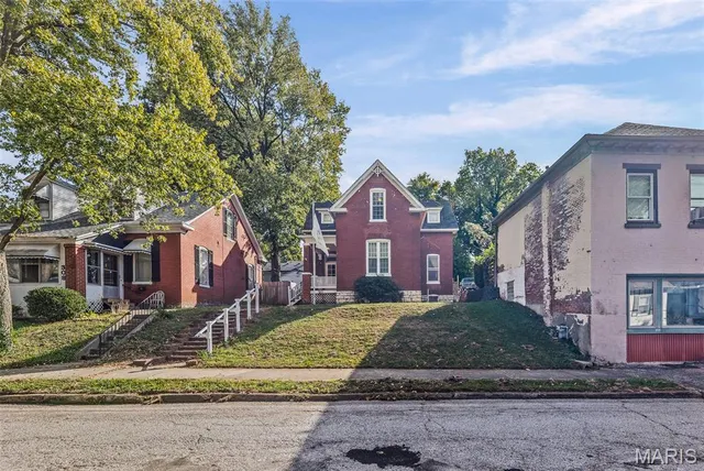 $139,000 | 310 South Church Street, Belleville, IL 62220