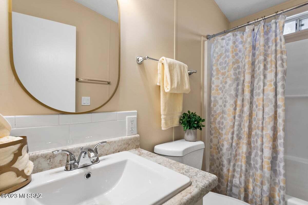 7725 North Van Ark Road Tucson, AZ 85743 - Photo 11 of 25 VA hall bath