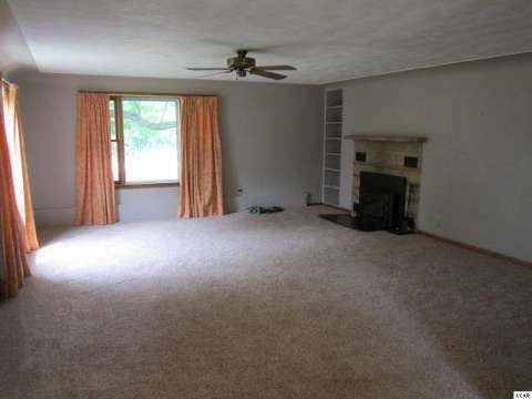 719 South Meridian Road Hudson, MI 49247 - Photo 4 of 9 20414229-3.JPG