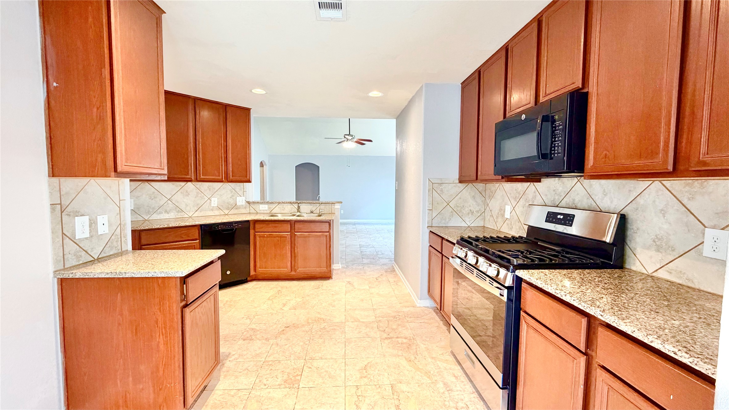 2102 Indian Clearing Trail Rosenberg, TX 77471 - Photo 4 of 22