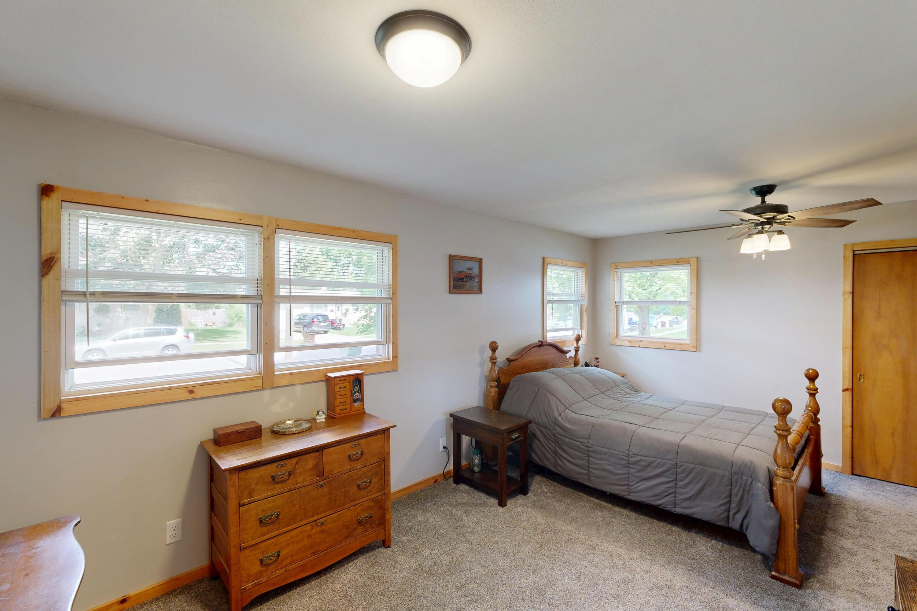927 Peterson Street Fort Atkinson, WI 53538 - Photo 11 of 37 927-Peterson-St-06252026_170726