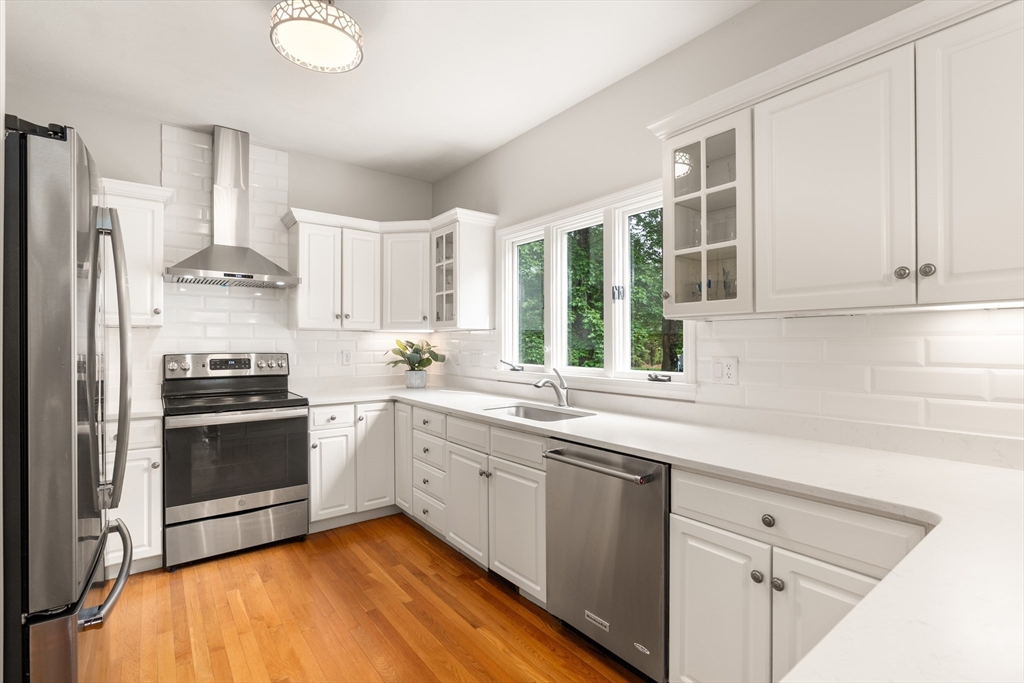 419 Hudson Road Sudbury, MA 01776 - Photo 4 of 42