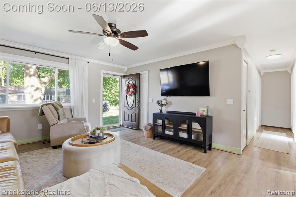 520 May Road Rochester, MI 48307 - Photo 5 of 19