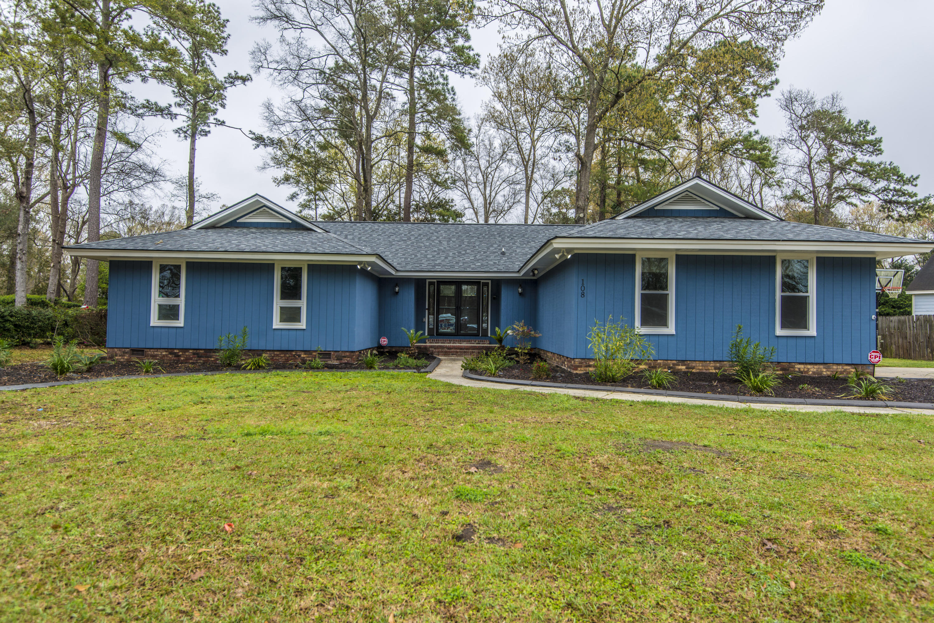 108 Sweetbriar Road Summerville, SC 29485 - Photo 3 of 29 _DSC7594