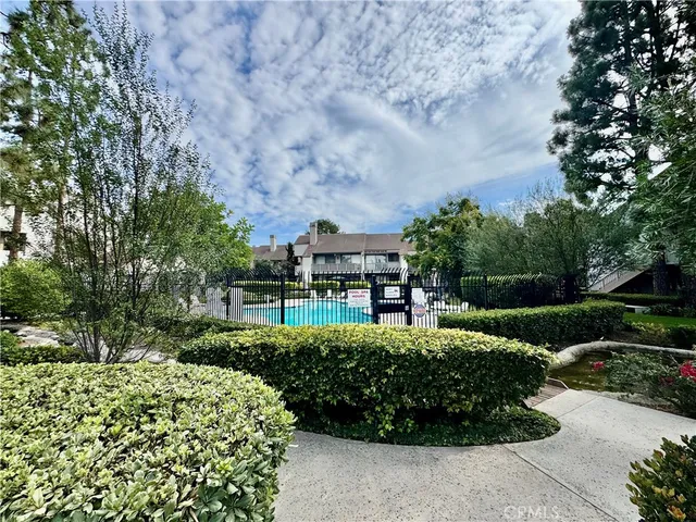 $425,000 | 10580 Lakeside Drive North, Unit E, Garden Grove, CA 92840