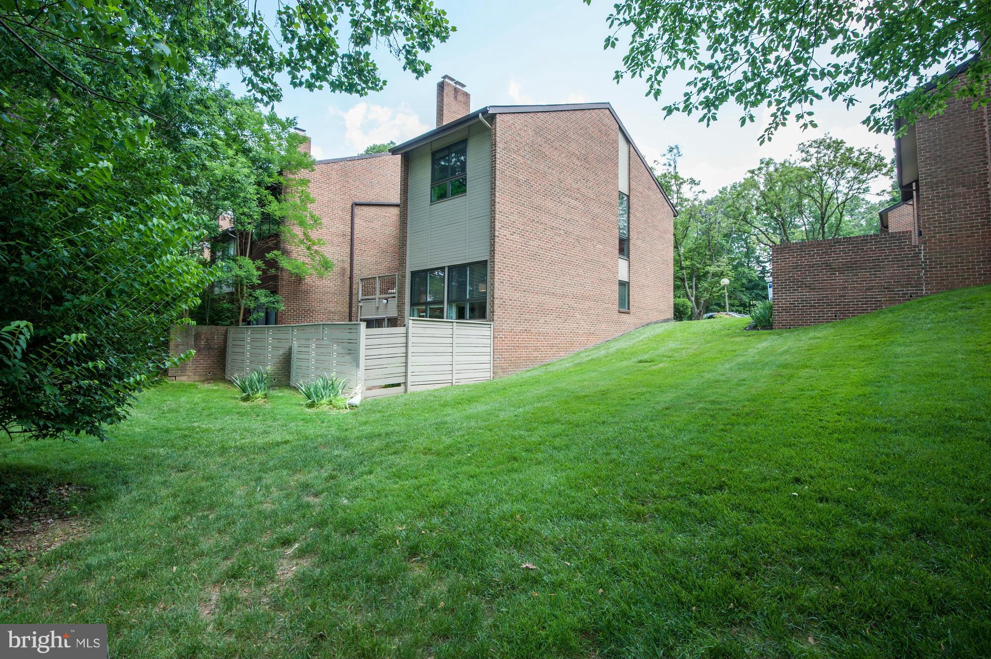 11710 Indian Ridge Road Reston, VA 20191 - Photo 25 of 30 Exterior (Rear)