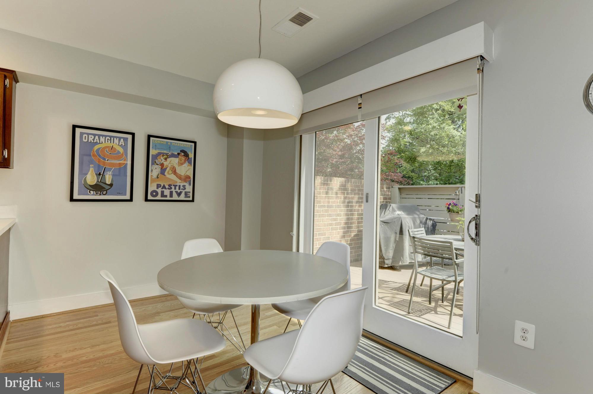 11710 Indian Ridge Road Reston, VA 20191 - Photo 6 of 30 Breakfast Area