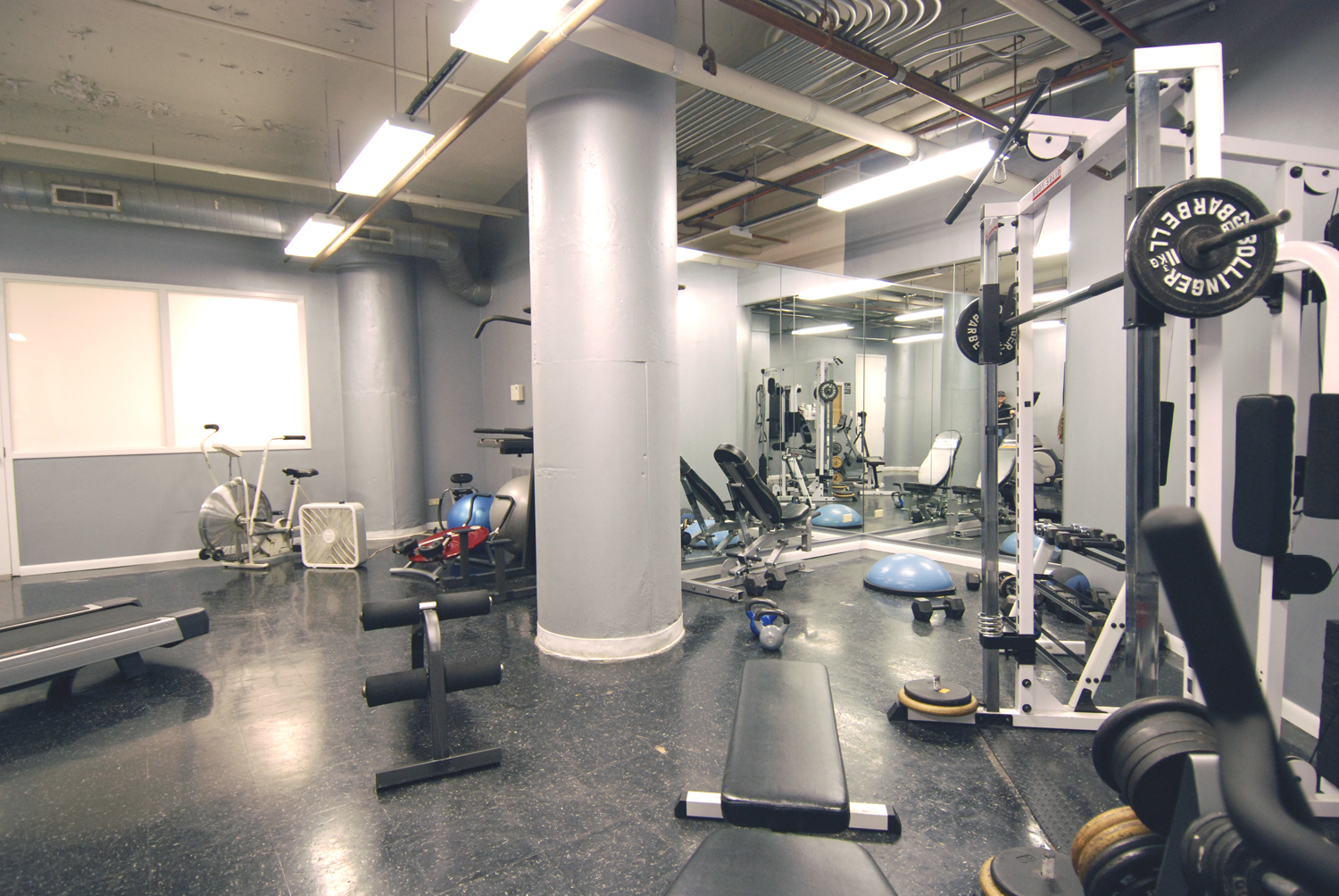 801 South Wells Street, Unit 311 Chicago, IL 60607 - Photo 14 of 16 a view of a room with gym equipment