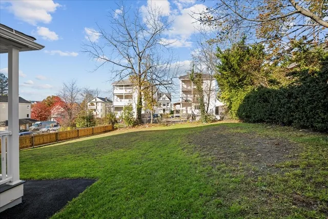 a view of yard with green space
