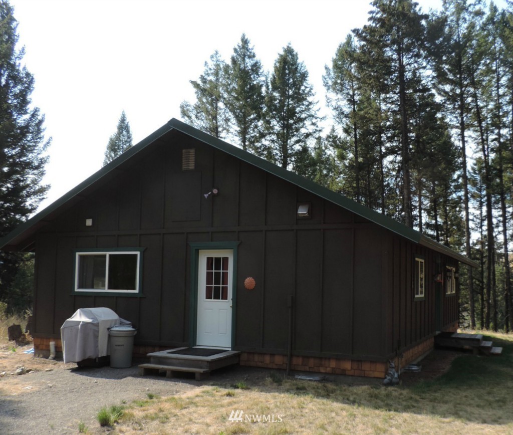 40 Pine Chee Road Oroville, WA 98844 - Photo 1 of 18