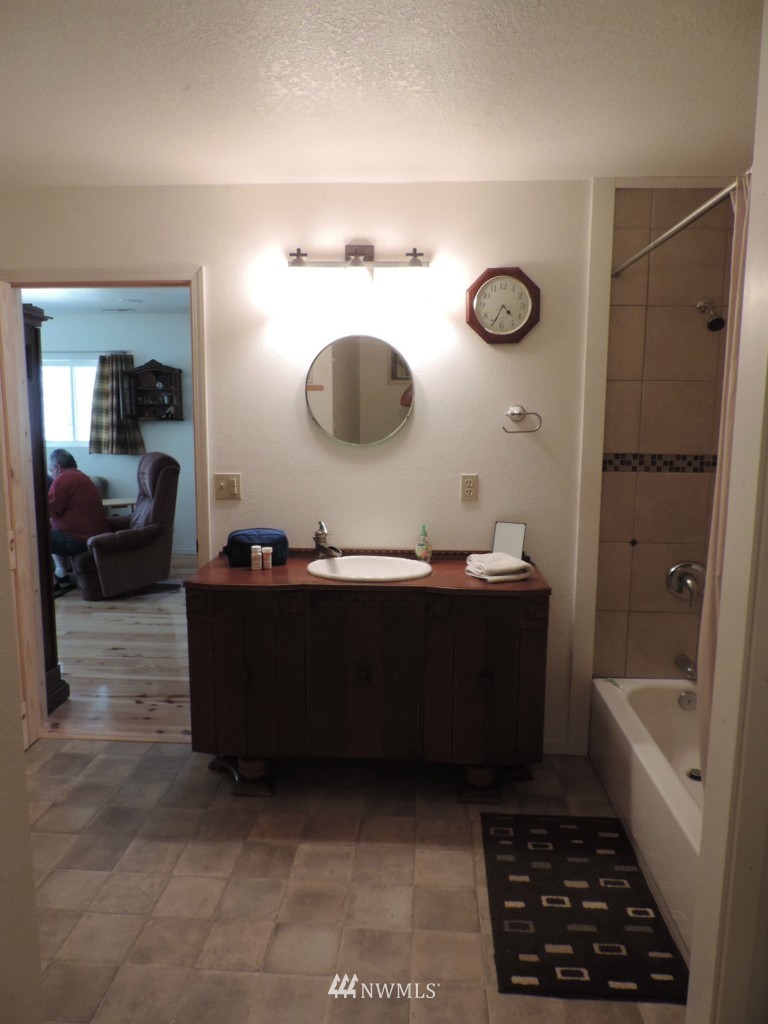 40 Pine Chee Road Oroville, WA 98844 - Photo 12 of 18