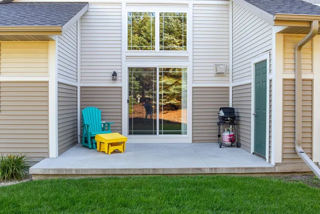 $346,000 | 2723 River Lane, Two Rivers, WI 54241