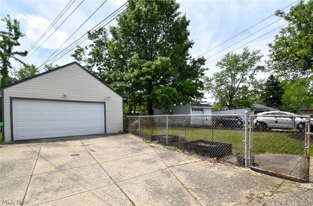 4198 Okalona Road Cleveland, OH 44121 - Photo 40 of 40