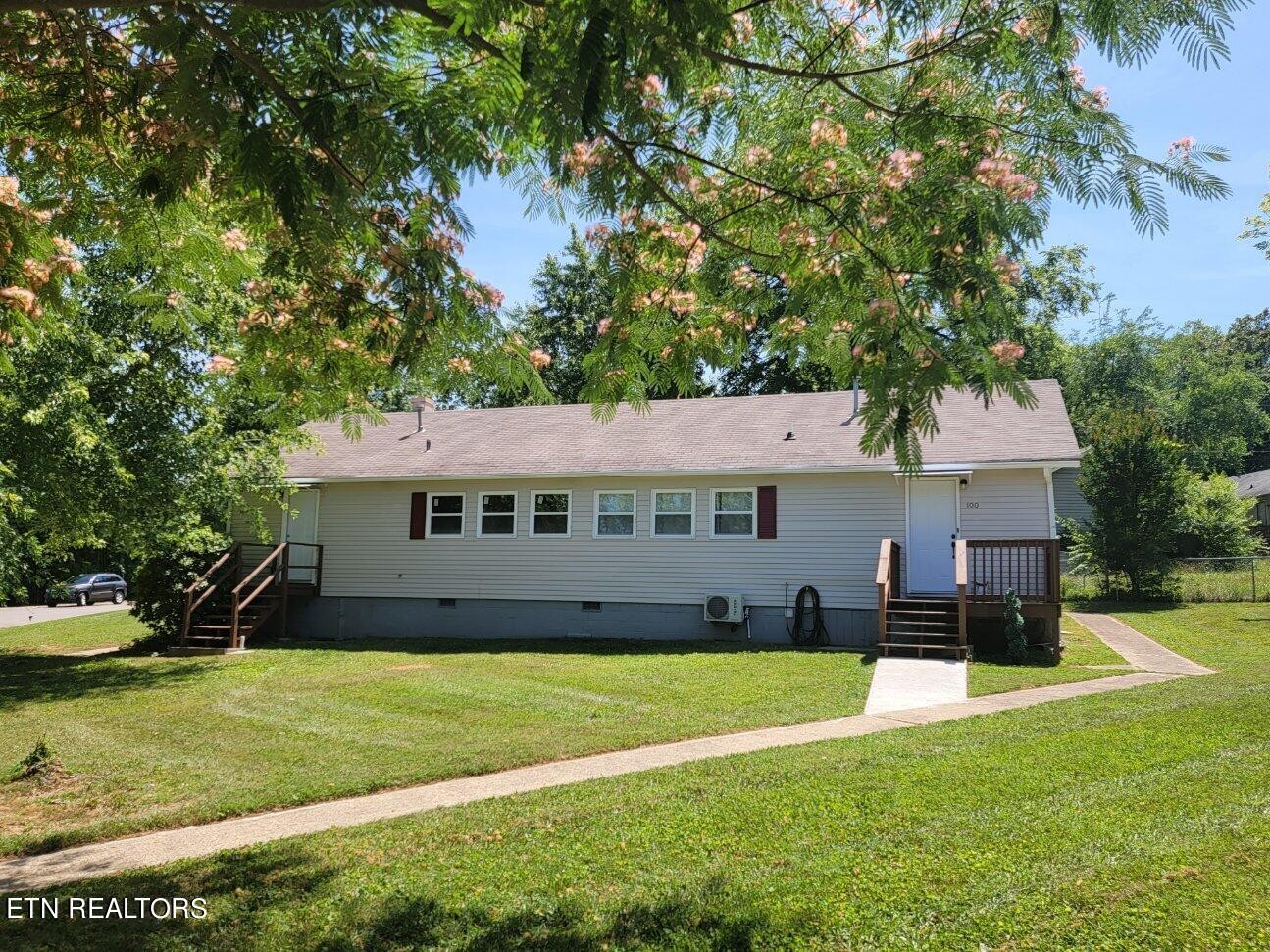 100 Hamilton Circle Oak Ridge, TN 37830 - Photo 1 of 19