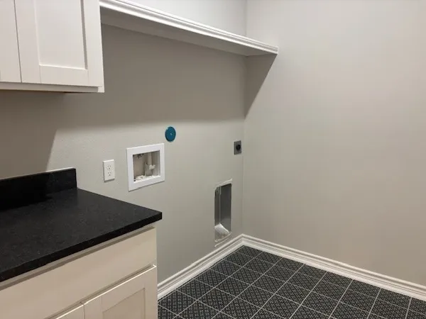 a view of utility room