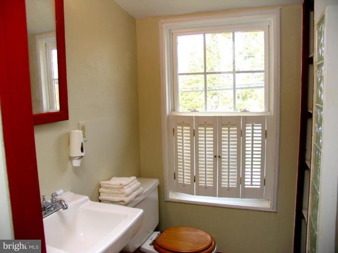 4938 Pleasant Grove Road Reisterstown, MD 21136 - Photo 24 of 29 Bath #2