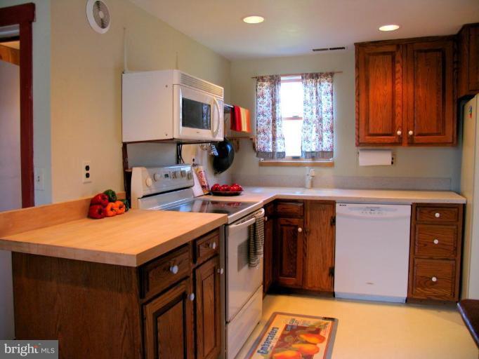 4938 Pleasant Grove Road Reisterstown, MD 21136 - Photo 5 of 29 Kitchen