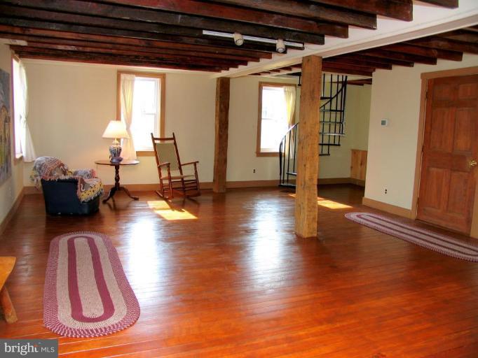 4938 Pleasant Grove Road Reisterstown, MD 21136 - Photo 10 of 29 Living Room