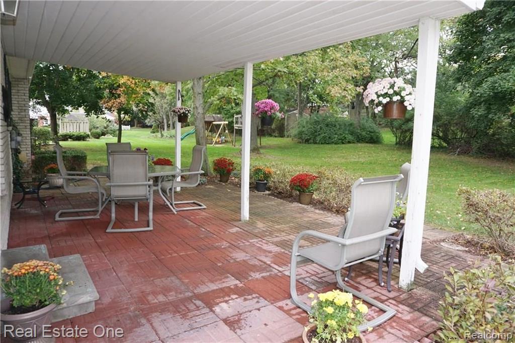 1620 Oakstone Drive Rochester Hills, MI 48309 - Photo 28 of 32