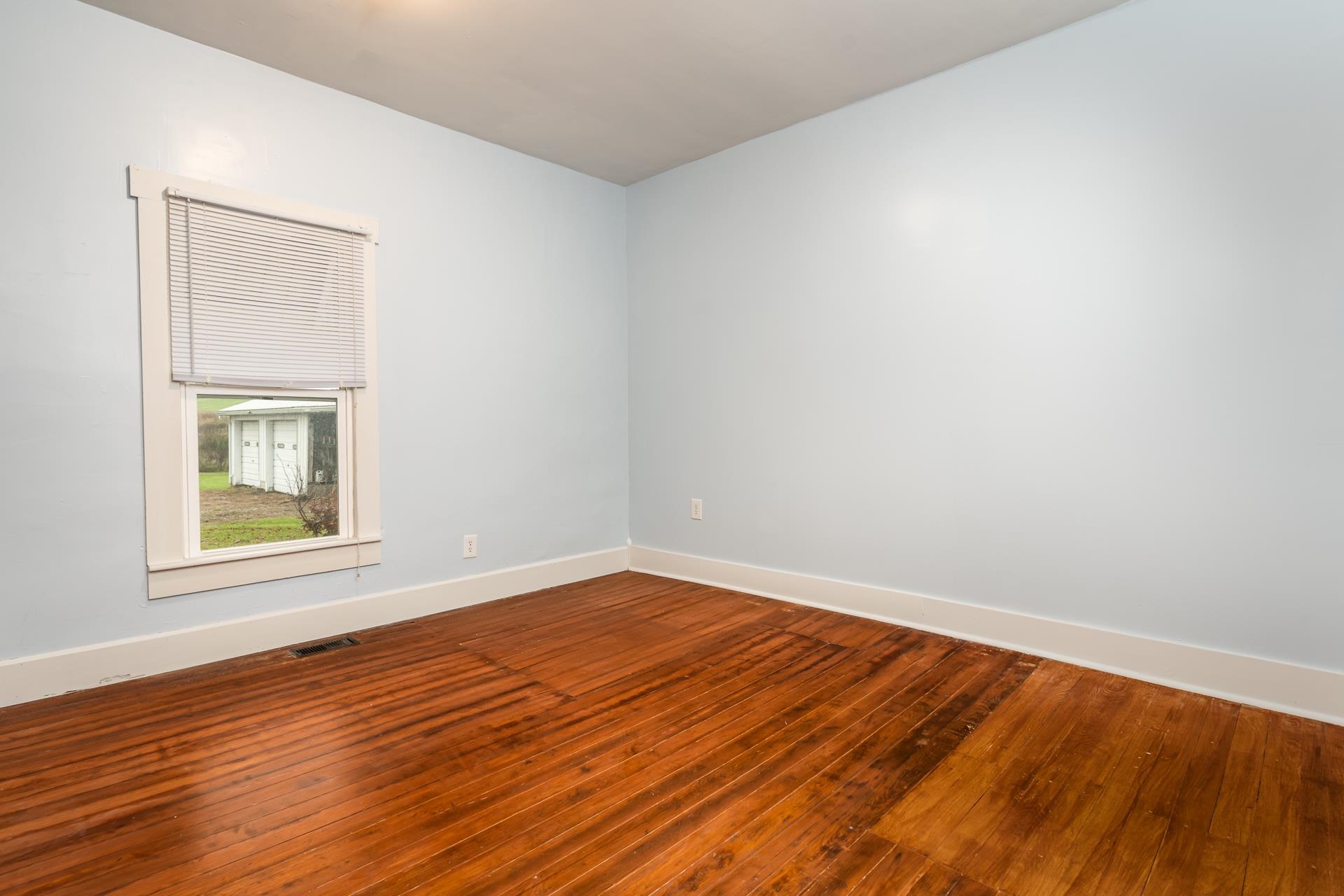 7404 New Hope Road Spencer, IN 47460 - Photo 9 of 34 Gallery Image 9