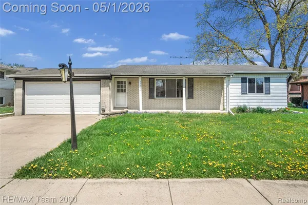 $289,900 | 23611 Aviva Street, Clinton Township, MI 48035