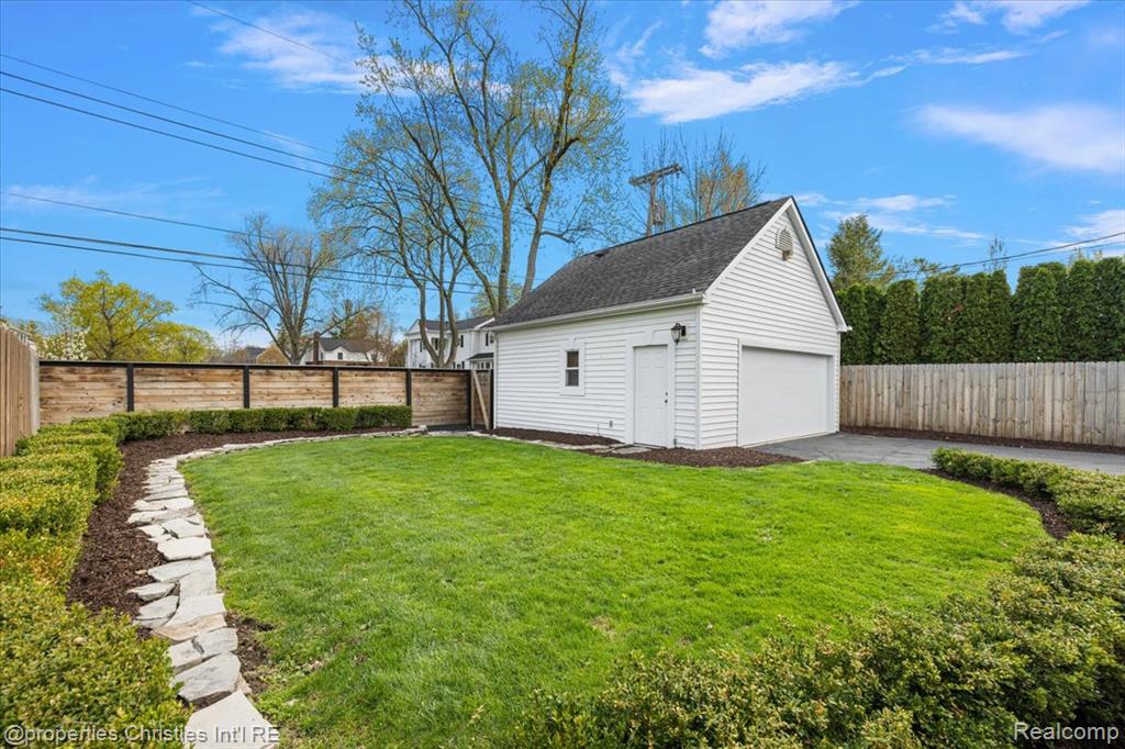 1900 Fairview Street Birmingham, MI 48009 - Photo 9 of 55