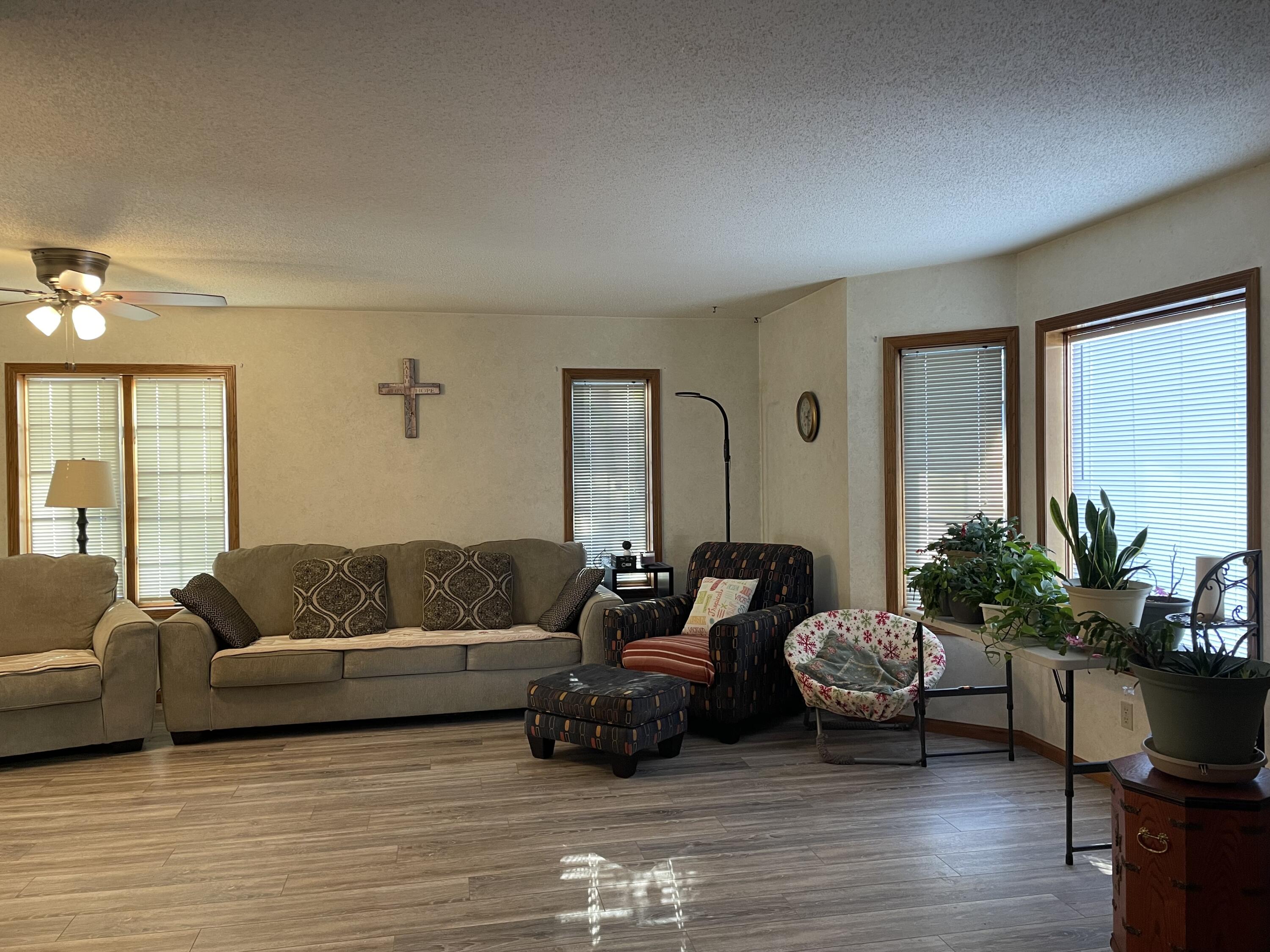 8475 Idyllview Avenue Sparta, WI 54656 - Photo 4 of 28 Living Room
