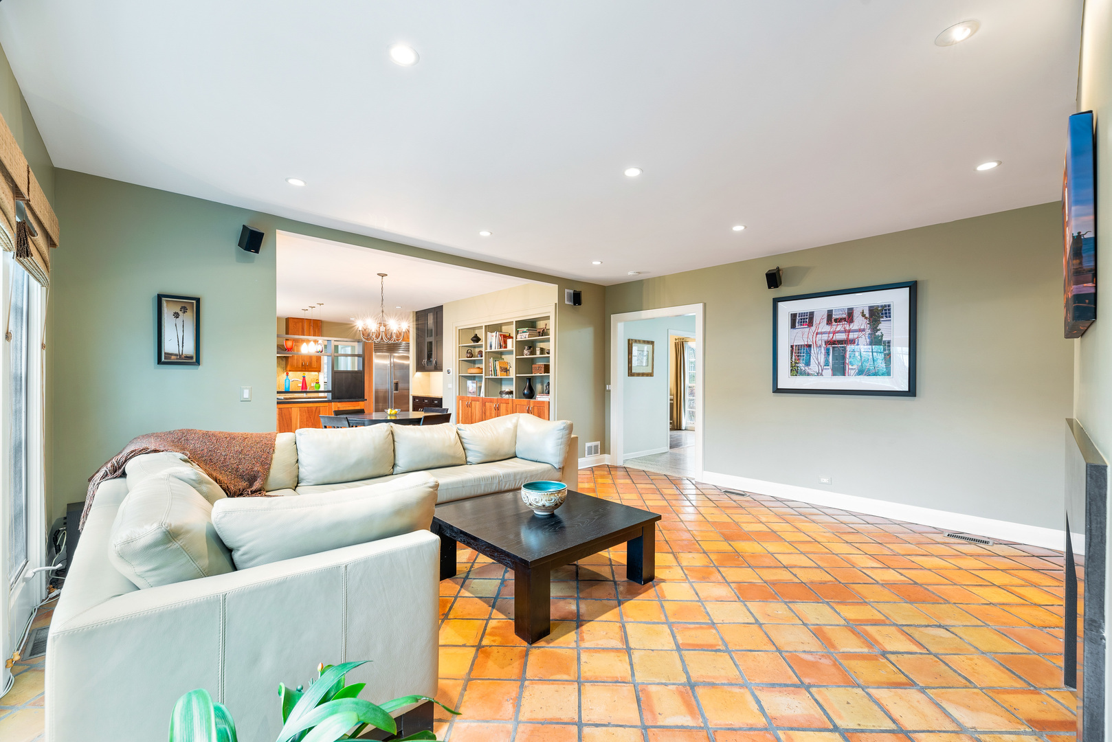 200 Hazel Avenue Glencoe, IL 60022 - Photo 12 of 51 a living room with furniture