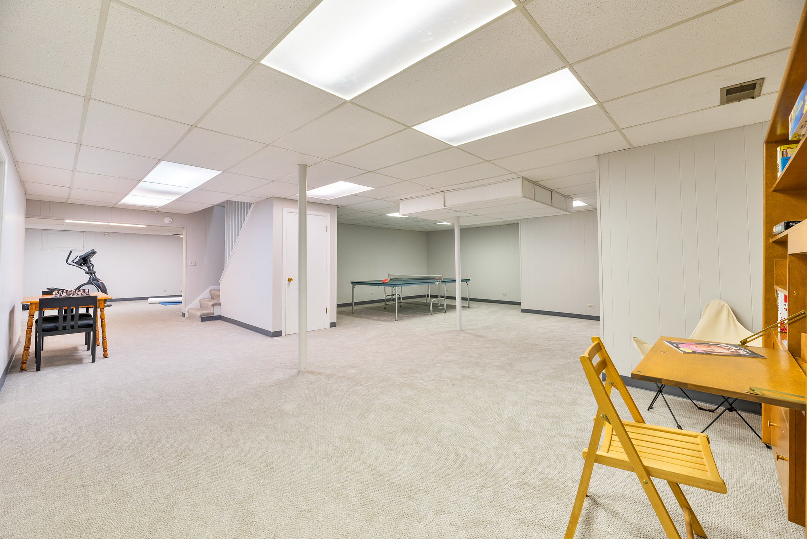 200 Hazel Avenue Glencoe, IL 60022 - Photo 32 of 51 a view of a room with furniture and a window