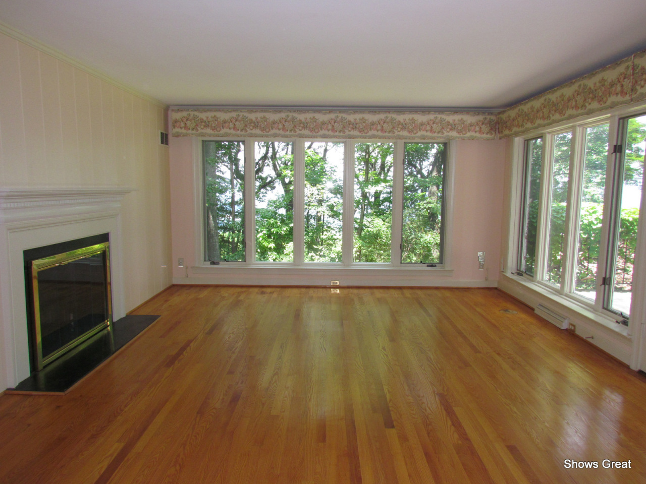 3482 West Ridge Road Southwest Roanoke, VA 24014 - Photo 8 of 45 Living Room
