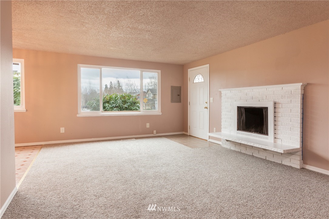 679 Union Avenue Northeast Renton, WA 98059 - Photo 4 of 14