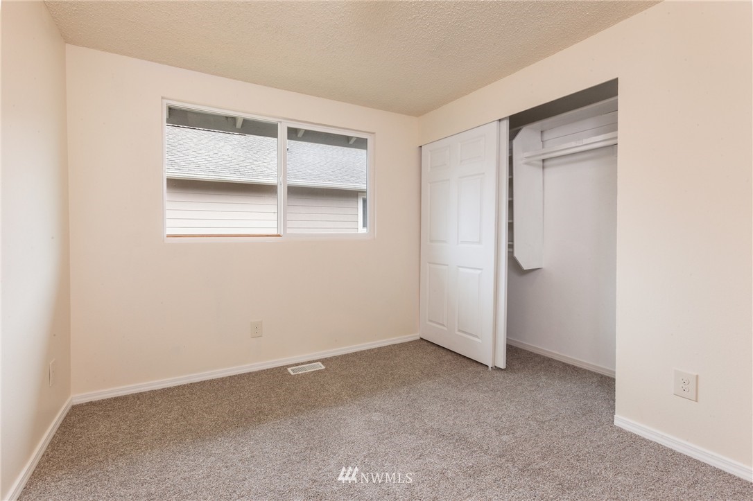 679 Union Avenue Northeast Renton, WA 98059 - Photo 5 of 14